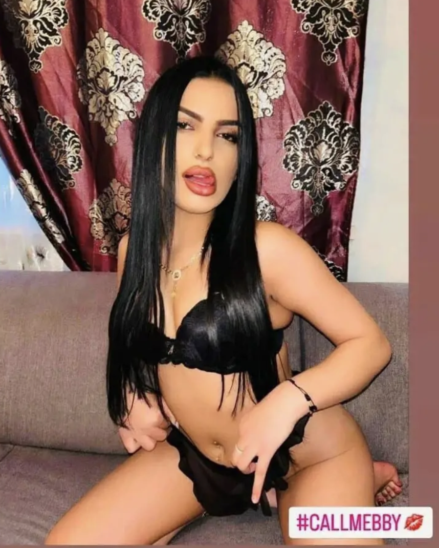 Cattaleya. Detin piercinguri . Fac si deplasari !!!!