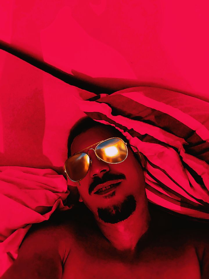 Bărbat 39 de ani, caut relații discrete.